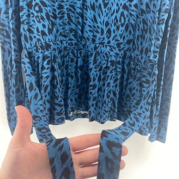•Ann Taylor• Women's Leopard Print‎ Top - Picture 3 of 7